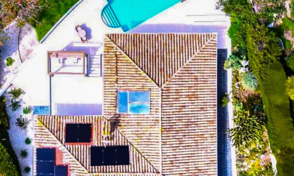 Elegante villa moderna a poca distancia de la playa en venta en Elviria, al este del centro de Marbella 793673