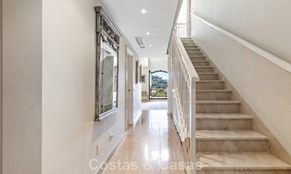 Adosado con vistas panorámicas y amplio jardín en venta en una exclusiva urbanización con campo de golf en Benahavís - Marbella 793678 