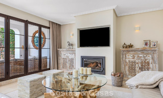 Adosado con vistas panorámicas y amplio jardín en venta en una exclusiva urbanización con campo de golf en Benahavís - Marbella 793685 