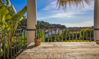 Adosado con vistas panorámicas y amplio jardín en venta en una exclusiva urbanización con campo de golf en Benahavís - Marbella 793689 