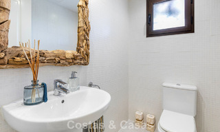 Adosado con vistas panorámicas y amplio jardín en venta en una exclusiva urbanización con campo de golf en Benahavís - Marbella 793701 