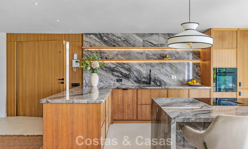 Villa familiar renovada de alta calidad en venta en la codiciada zona de golf de Nueva Andalucía, Marbella 793181