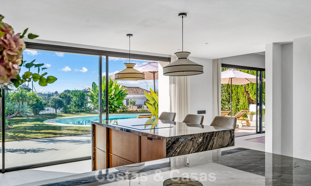 Villa familiar renovada de alta calidad en venta en la codiciada zona de golf de Nueva Andalucía, Marbella 793183
