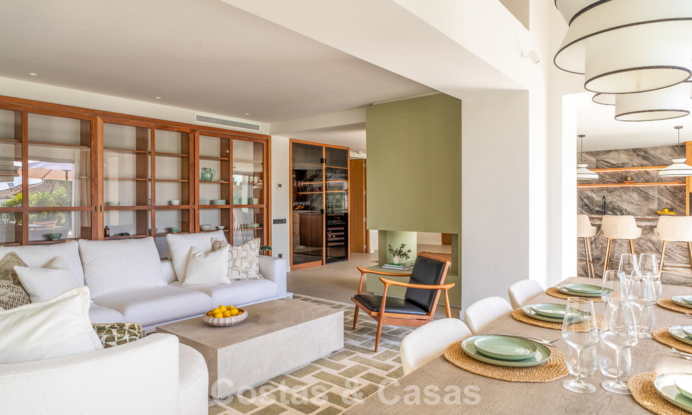 Villa familiar renovada de alta calidad en venta en la codiciada zona de golf de Nueva Andalucía, Marbella 793185