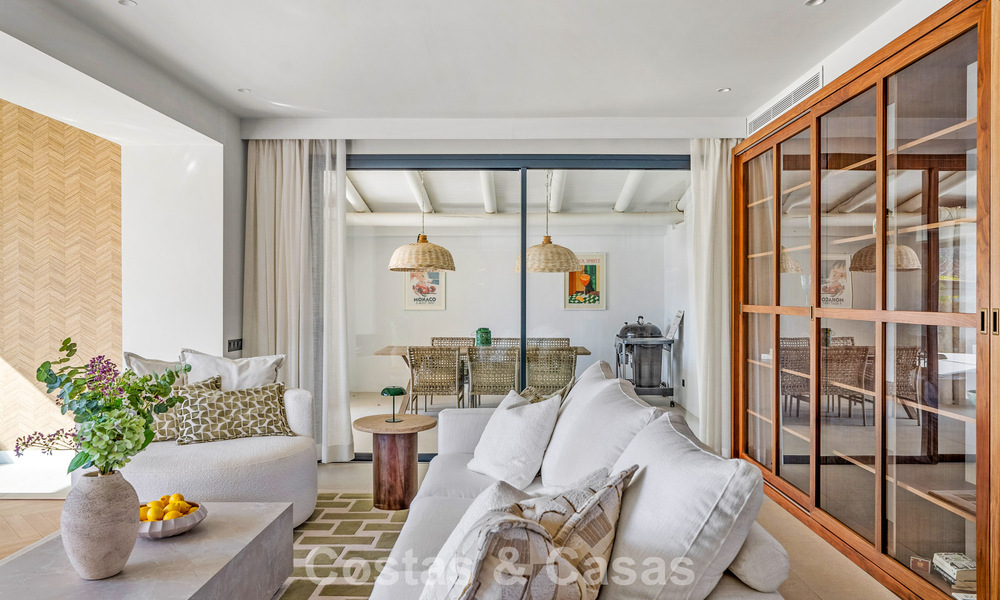 Villa familiar renovada de alta calidad en venta en la codiciada zona de golf de Nueva Andalucía, Marbella 793186