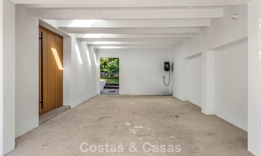 Villa familiar renovada de alta calidad en venta en la codiciada zona de golf de Nueva Andalucía, Marbella 793194