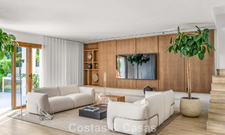 Elegante apartamento dúplex con jardín privado en venta, colindante al campo de golf de Nueva Andalucía, Marbella 793116 