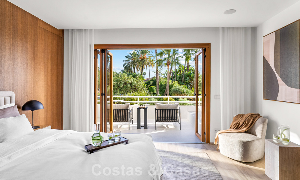 Elegante apartamento dúplex con jardín privado en venta, colindante al campo de golf de Nueva Andalucía, Marbella 793126