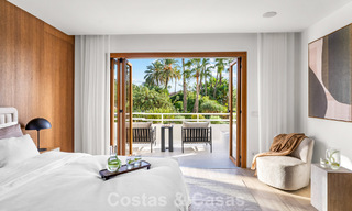 Elegante apartamento dúplex con jardín privado en venta, colindante al campo de golf de Nueva Andalucía, Marbella 793126 