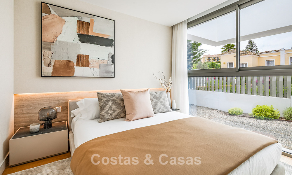 Villa de lujo lista para entrar a vivir con estilo arquitectónico minimalista en venta en la New Golden Mile entre Marbella y Estepona 793091