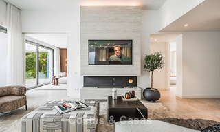 Villa de lujo lista para entrar a vivir con estilo arquitectónico minimalista en venta en la New Golden Mile entre Marbella y Estepona 793094 