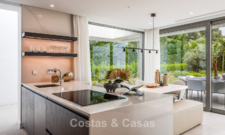 Villa de lujo lista para entrar a vivir con estilo arquitectónico minimalista en venta en la New Golden Mile entre Marbella y Estepona 793099 