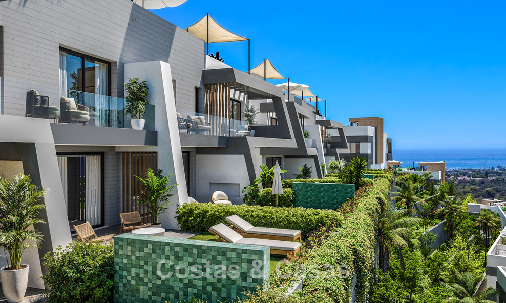 ¡Lanzamiento! Villas adosadas modernas con vistas al mar en venta en un complejo estilo resort en Elviria, Este de Marbella 793133