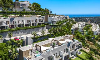 ¡Lanzamiento! Villas adosadas modernas con vistas al mar en venta en un complejo estilo resort en Elviria, Este de Marbella 793134 