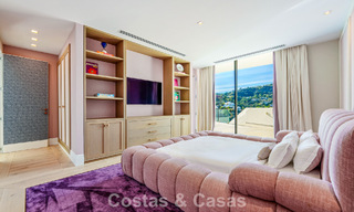 Villa arquitectónica moderna con vistas al mar y un gimnasio profesional en venta en El Madroñal, Benahavís - Marbella 793748 