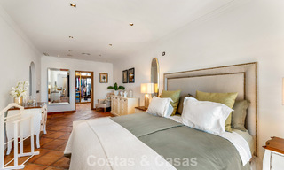 Elegante villa andaluza con vistas panorámicas al mar en venta en El Madroñal, Benahavís - Marbella 793827 