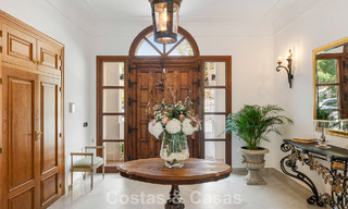 Elegante villa andaluza con vistas panorámicas al mar en venta en El Madroñal, Benahavís - Marbella 793850 