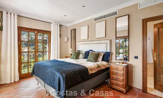 Elegante villa andaluza con vistas panorámicas al mar en venta en El Madroñal, Benahavís - Marbella 793851 