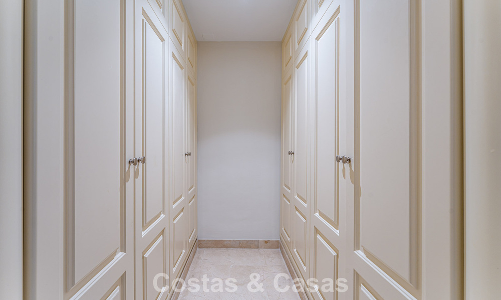 Elegante apartamento en planta baja con jardín privado en venta en Sierra Blanca, Marbella 793905