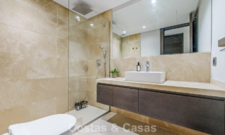 Exclusiva villa de lujo de diseño modernista en venta en el Valle del Golf de Nueva Andalucía, Marbella 793919 