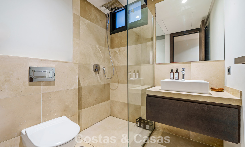 Exclusiva villa de lujo de diseño modernista en venta en el Valle del Golf de Nueva Andalucía, Marbella 793925