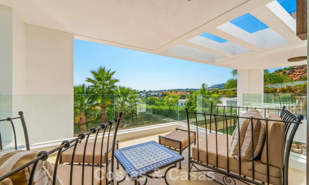 Exclusiva villa de lujo de diseño modernista en venta en el Valle del Golf de Nueva Andalucía, Marbella 793929