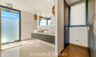 Exclusiva villa de lujo de diseño modernista en venta en el Valle del Golf de Nueva Andalucía, Marbella 793933 