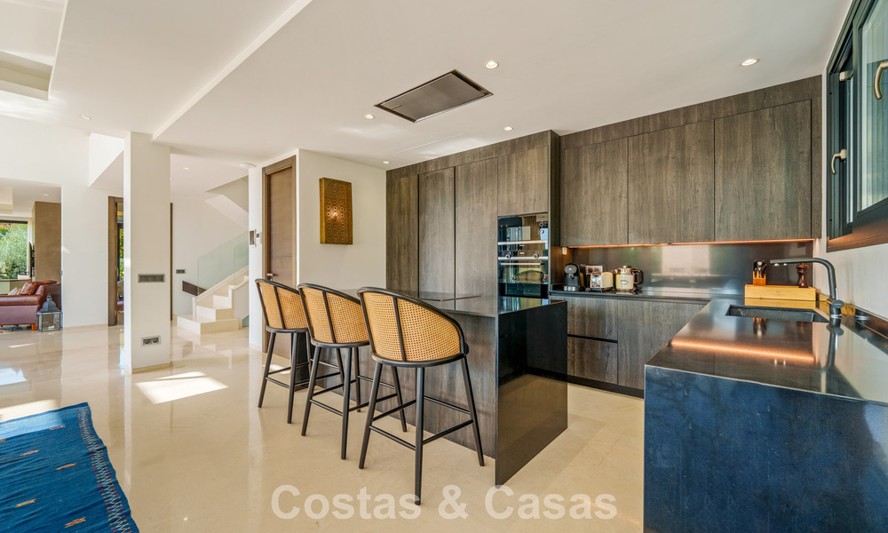 Exclusiva villa de lujo de diseño modernista en venta en el Valle del Golf de Nueva Andalucía, Marbella 793938