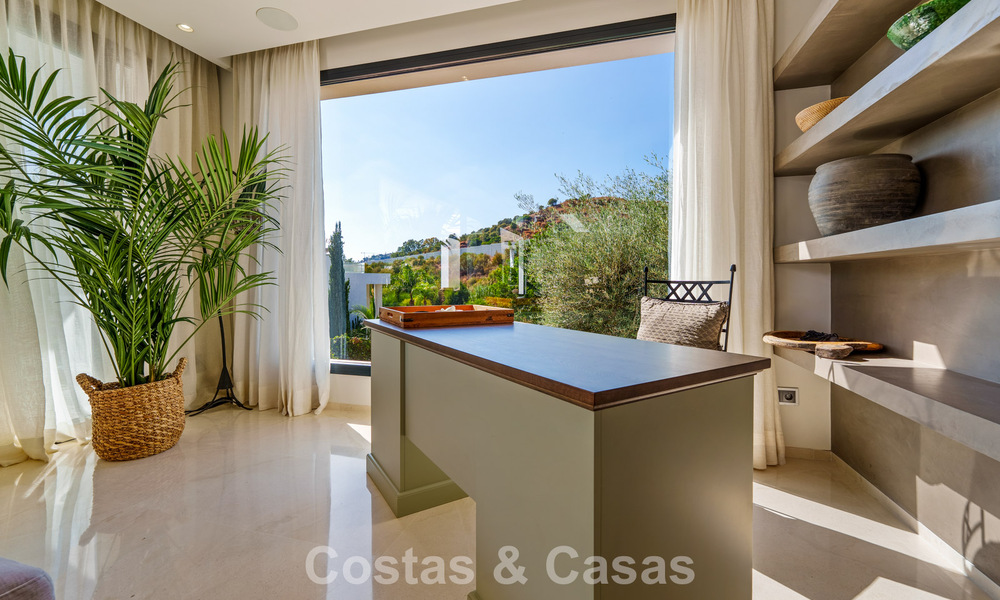 Exclusiva villa de lujo de diseño modernista en venta en el Valle del Golf de Nueva Andalucía, Marbella 793940