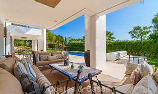 Exclusiva villa de lujo de diseño modernista en venta en el Valle del Golf de Nueva Andalucía, Marbella 793942 