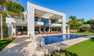 Exclusiva villa de lujo de diseño modernista en venta en el Valle del Golf de Nueva Andalucía, Marbella 793943 
