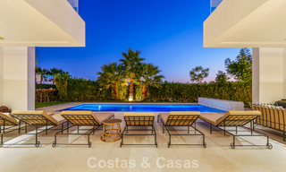 Exclusiva villa de lujo de diseño modernista en venta en el Valle del Golf de Nueva Andalucía, Marbella 793953 