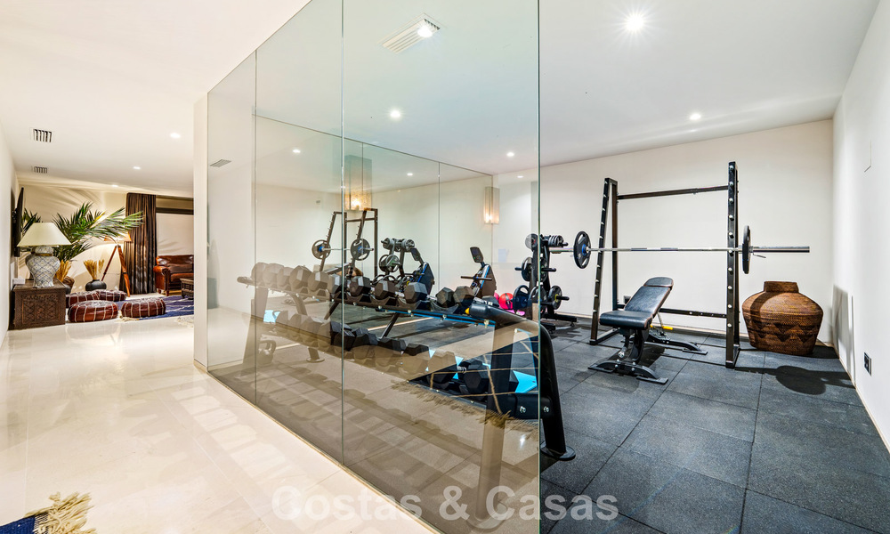 Exclusiva villa de lujo de diseño modernista en venta en el Valle del Golf de Nueva Andalucía, Marbella 793960