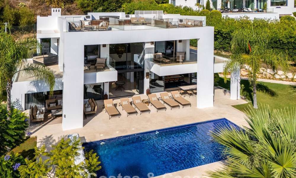 Exclusiva villa de lujo de diseño modernista en venta en el Valle del Golf de Nueva Andalucía, Marbella 793961