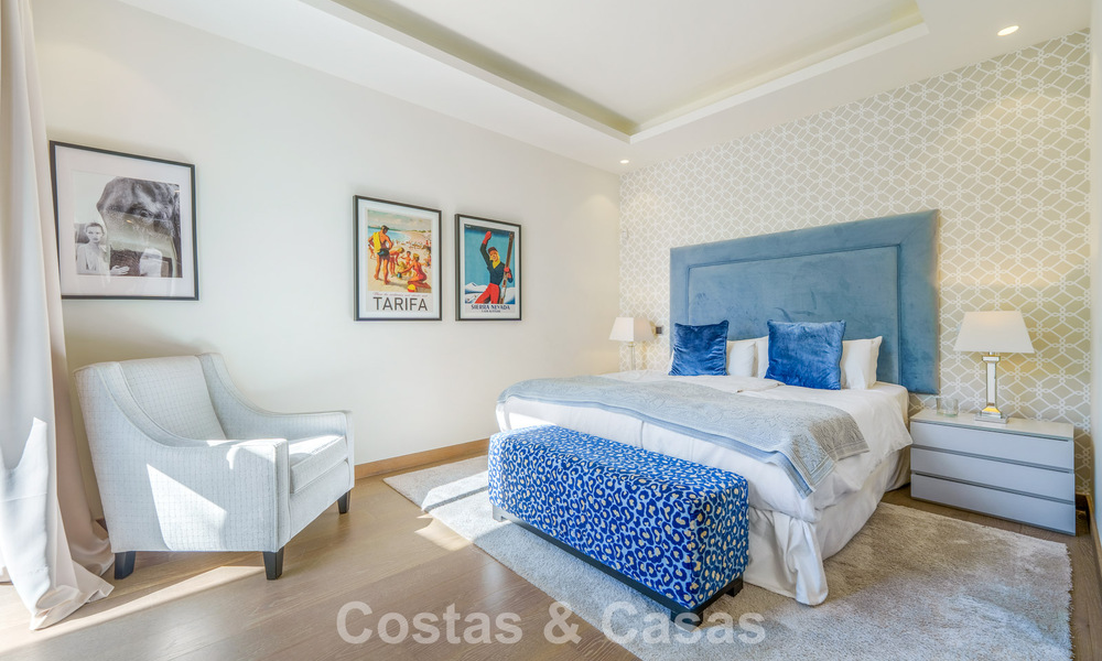 Villa de lujo con estilo contemporáneo en venta en una comunidad privada y segura de Nueva Andalucía, Marbella 793983