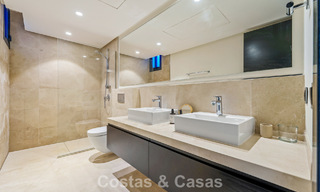 Villa de lujo con estilo contemporáneo en venta en una comunidad privada y segura de Nueva Andalucía, Marbella 793996 
