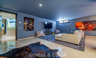 Villa de lujo con estilo contemporáneo en venta en una comunidad privada y segura de Nueva Andalucía, Marbella 794001 