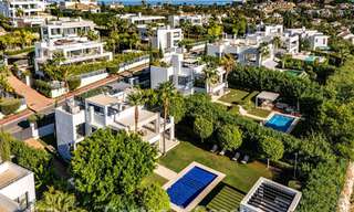 Villa de lujo con estilo contemporáneo en venta en una comunidad privada y segura de Nueva Andalucía, Marbella 794020 