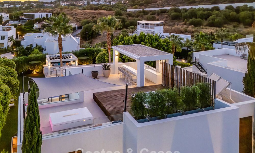 Villa de lujo con estilo contemporáneo en venta en una comunidad privada y segura de Nueva Andalucía, Marbella 794023
