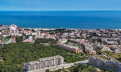 Apartamentos modernos de obra nueva con amplias terrazas y vistas al mar en venta en Torremolinos, Costa del Sol 793810