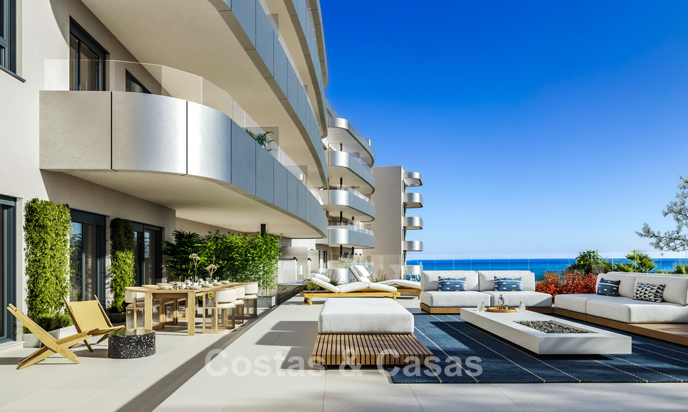 Apartamentos de obra nueva contemporáneos con vistas al mar en venta en Torremolinos, Costa del Sol 793817