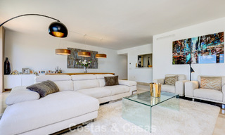 Ático renovado de 3 dormitorios en una exclusiva comunidad con vistas al mar y al campo de golf en Marbella - Benahavís 793307 