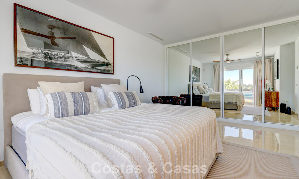 Ático renovado de 3 dormitorios en una exclusiva comunidad con vistas al mar y al campo de golf en Marbella - Benahavís 793336