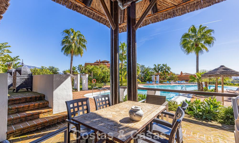 Ático renovado de 3 dormitorios en una exclusiva comunidad con vistas al mar y al campo de golf en Marbella - Benahavís 793345