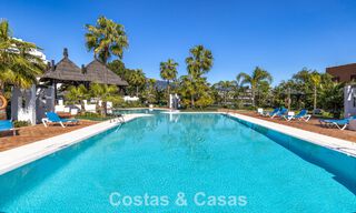 Ático renovado de 3 dormitorios en una exclusiva comunidad con vistas al mar y al campo de golf en Marbella - Benahavís 793349 