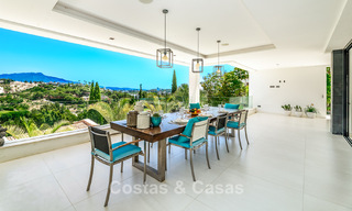 Villa de lujo, moderna y de alta gama en venta con vistas al mar en un prestigioso resort de golf en Marbella - Benahavís 794032 