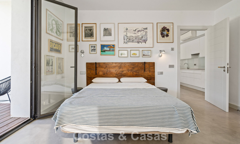 Amplia villa moderna con casa de invitados independiente en venta en El Madroñal, Benahavís - Marbella 794051