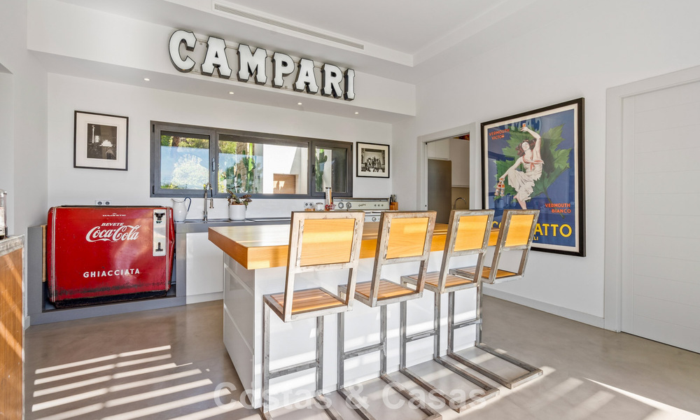 Amplia villa moderna con casa de invitados independiente en venta en El Madroñal, Benahavís - Marbella 794070