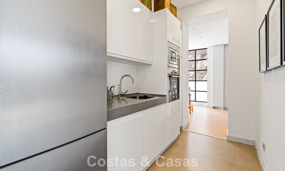 Amplia villa moderna con casa de invitados independiente en venta en El Madroñal, Benahavís - Marbella 794071