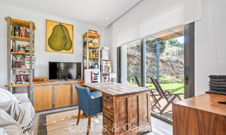 Amplia villa moderna con casa de invitados independiente en venta en El Madroñal, Benahavís - Marbella 794073 